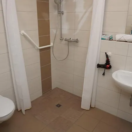 Privatunterkunft Pflegehotel Neustrelitz