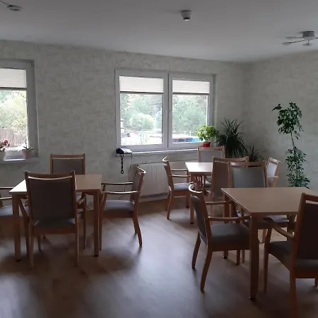 Privatunterkunft Pflegehotel Neustrelitz *